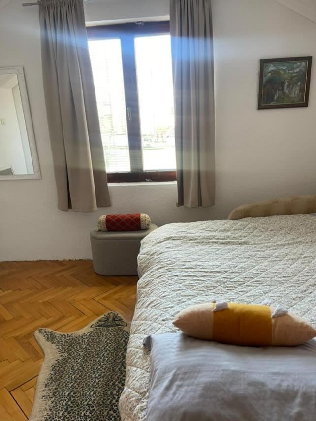 プラヴ Visitor Yard Bed & Breakfast エクステリア 写真